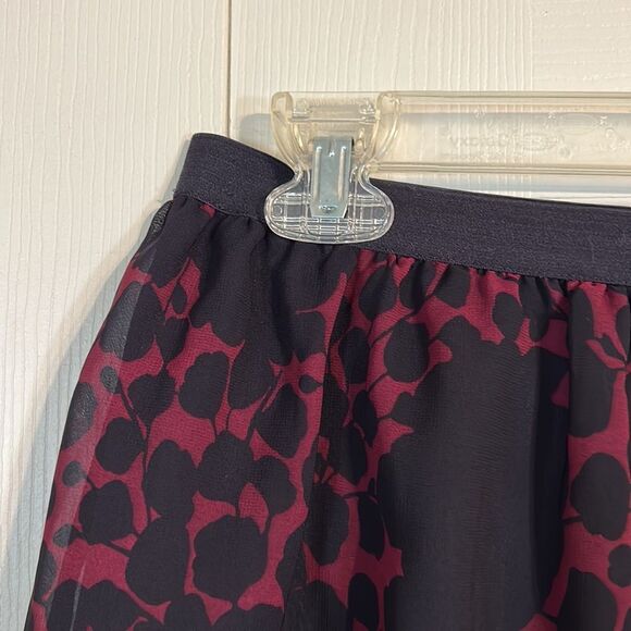 GAP Size Medium Navy Blue Maroon Wine Floral Stretch Pull On Semi Sheer Skirt - Picture 3 of 8